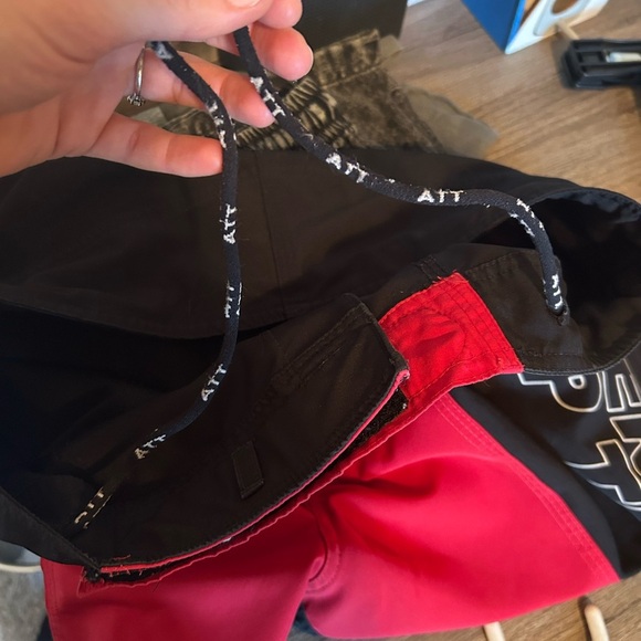 American top team red and black boxing shorts with Velcro - Picture 4 of 5